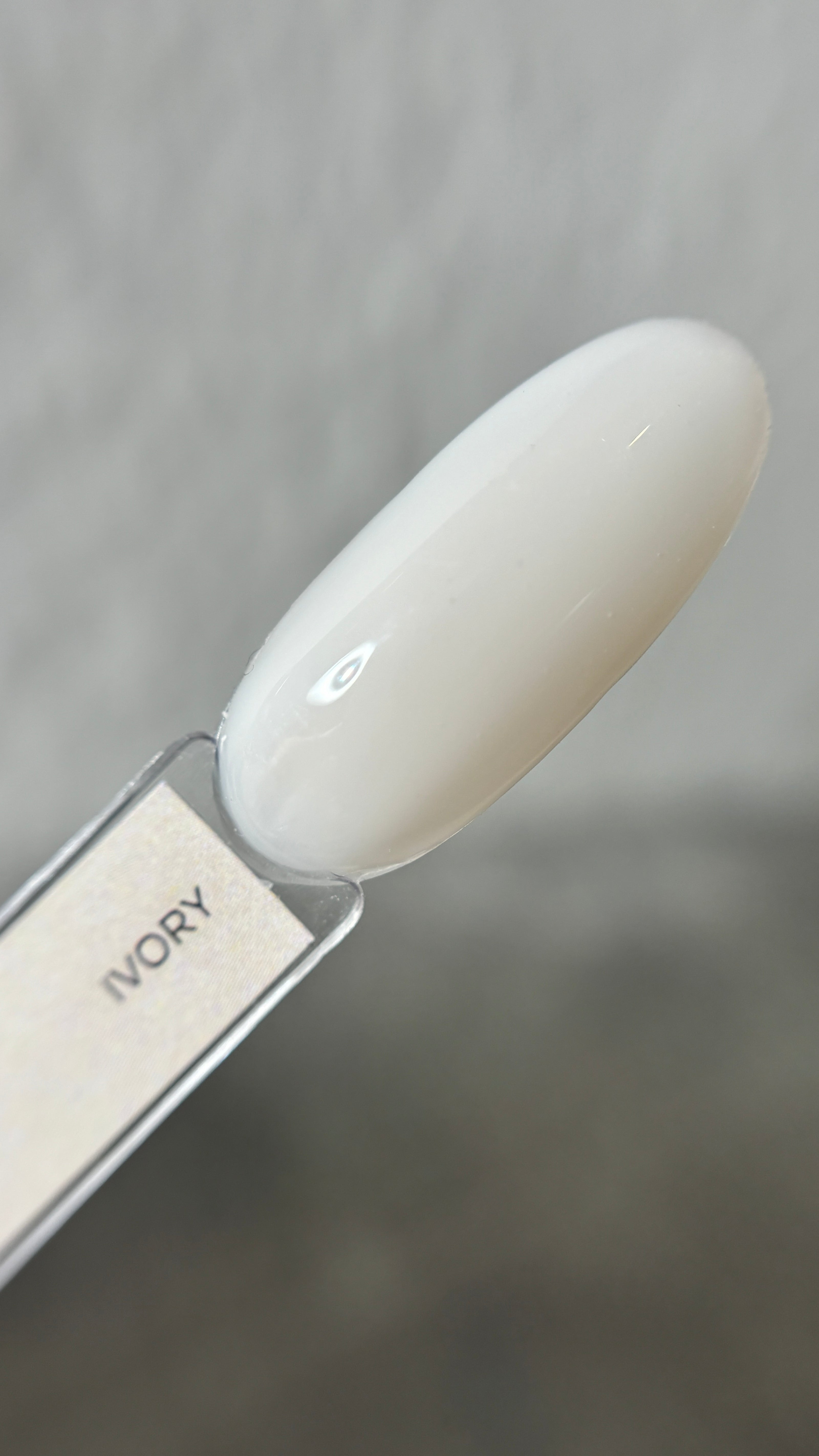 THE COLOR TO BUILD „Ivory“